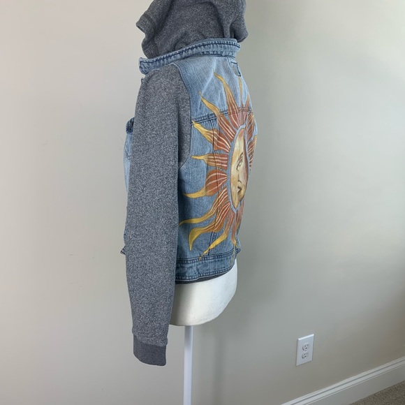 American Eagle Denim Jacket Painted Sun Face - Picture 4 of 7